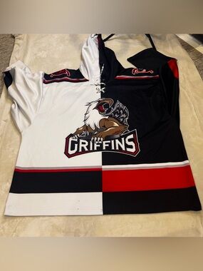 Griffins Split-Panel Hockey Jersey in Black, White & Red